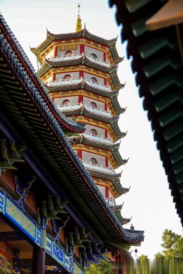 亚bo体育网每一砖一瓦都明白着别国风情的松懈与文明-亚博买球